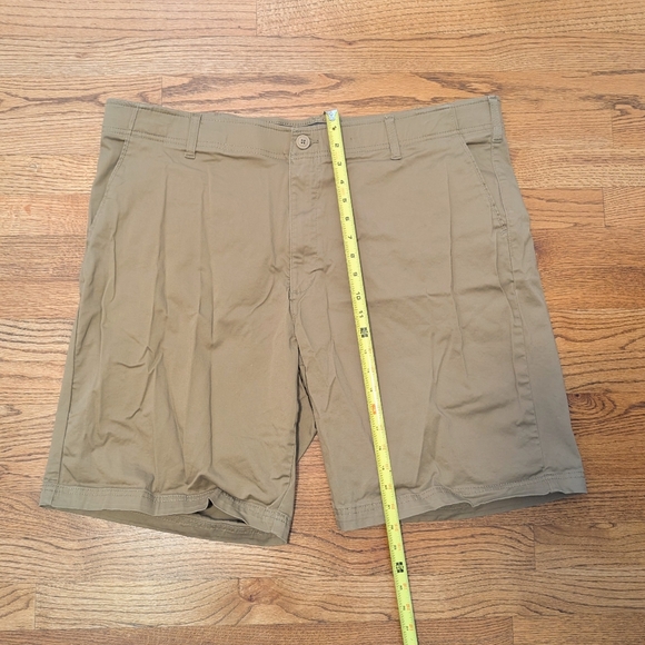 Lee Men's Extreme Motion Khaki Stretch Shorts Size 44 Big And Tall - Picture 6 of 7